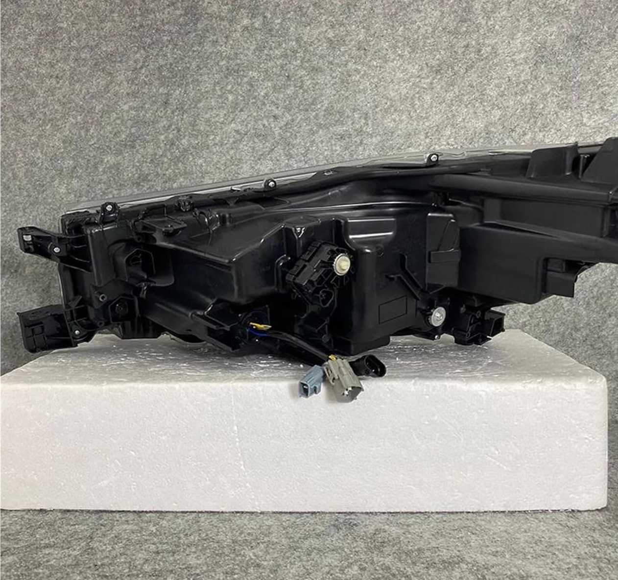 FAROS DELANTEROS DE HILUX REVO 2021 +